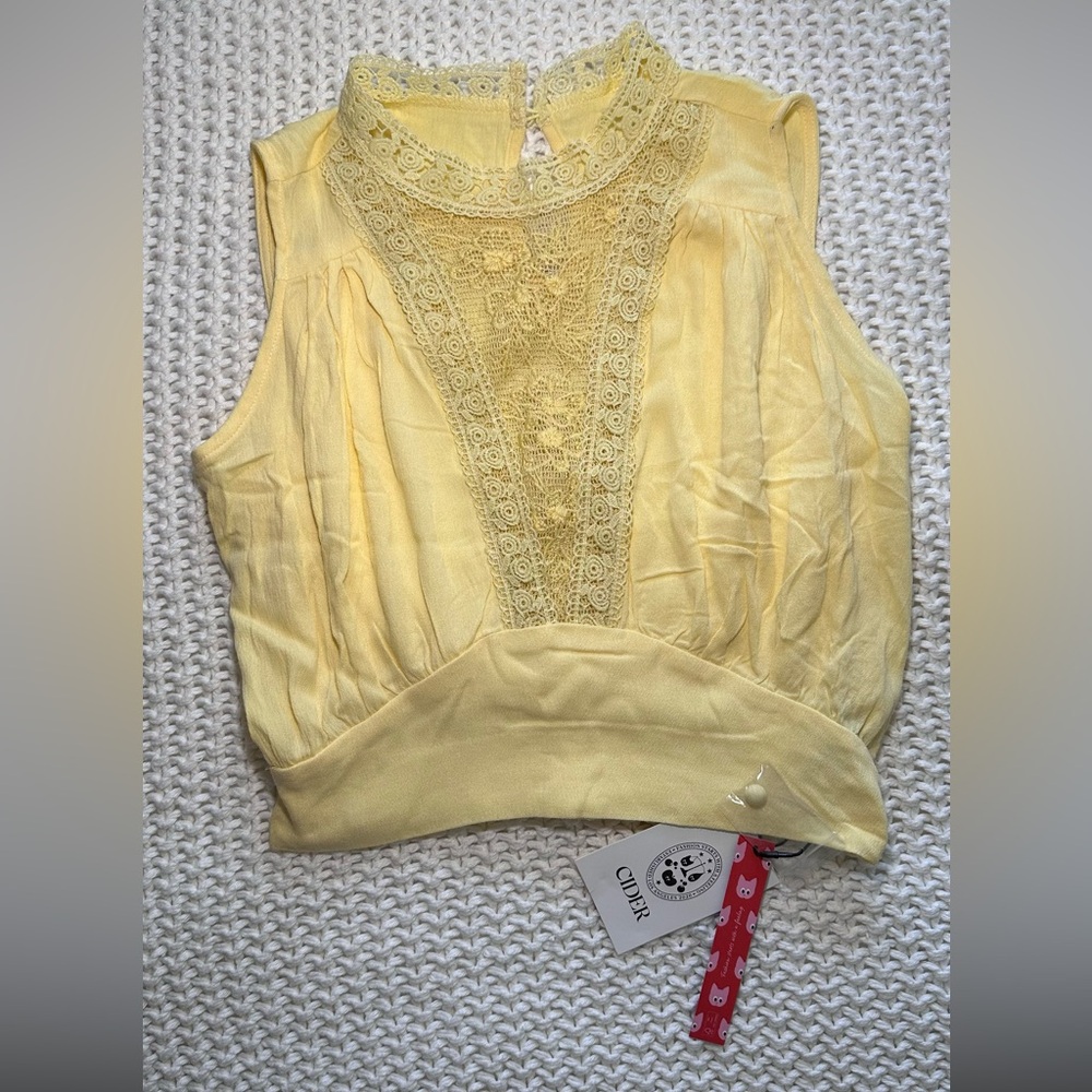 Cider Yellow Lace-Trim Sleeveless Blouse